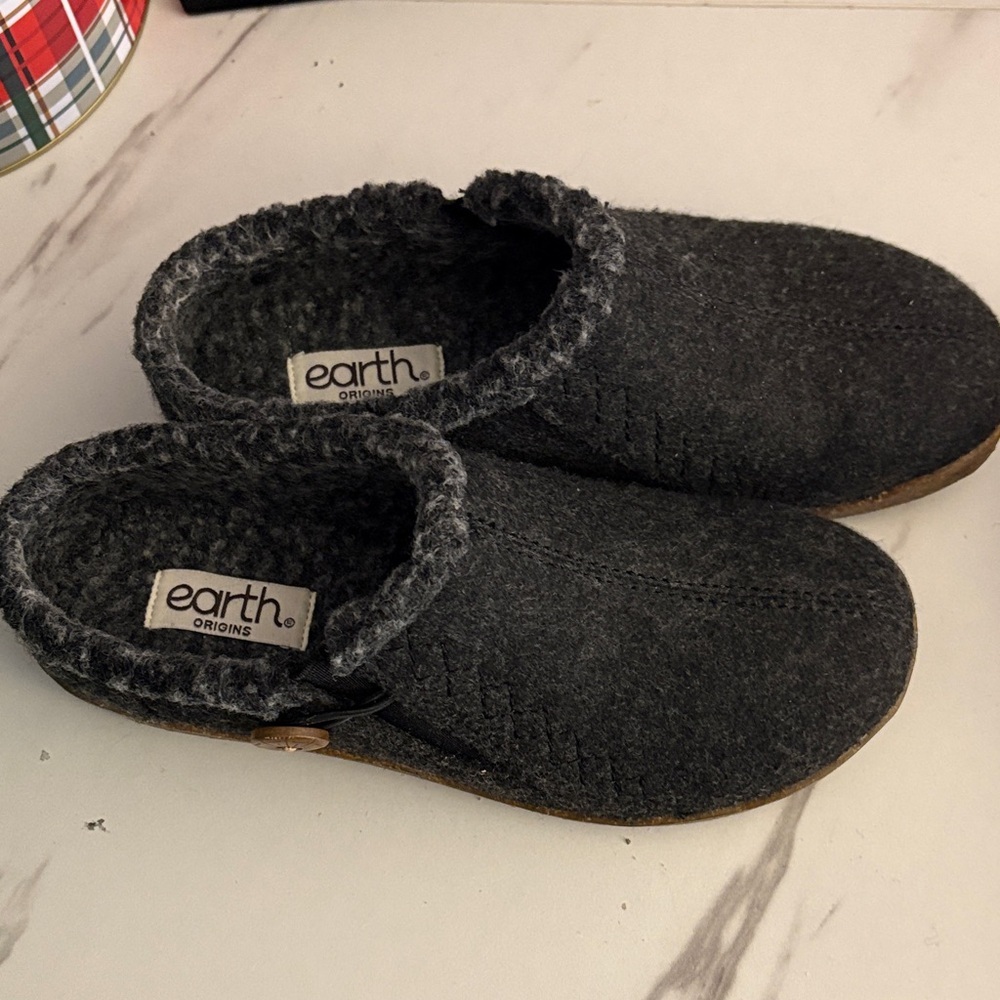 Earth Origins Woman’s  Charcoal Slippers - Picture 4 of 8